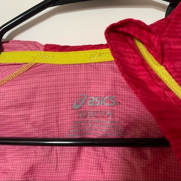 Asics Packable Jacket with Hood - size XS - Picture 7 of 15